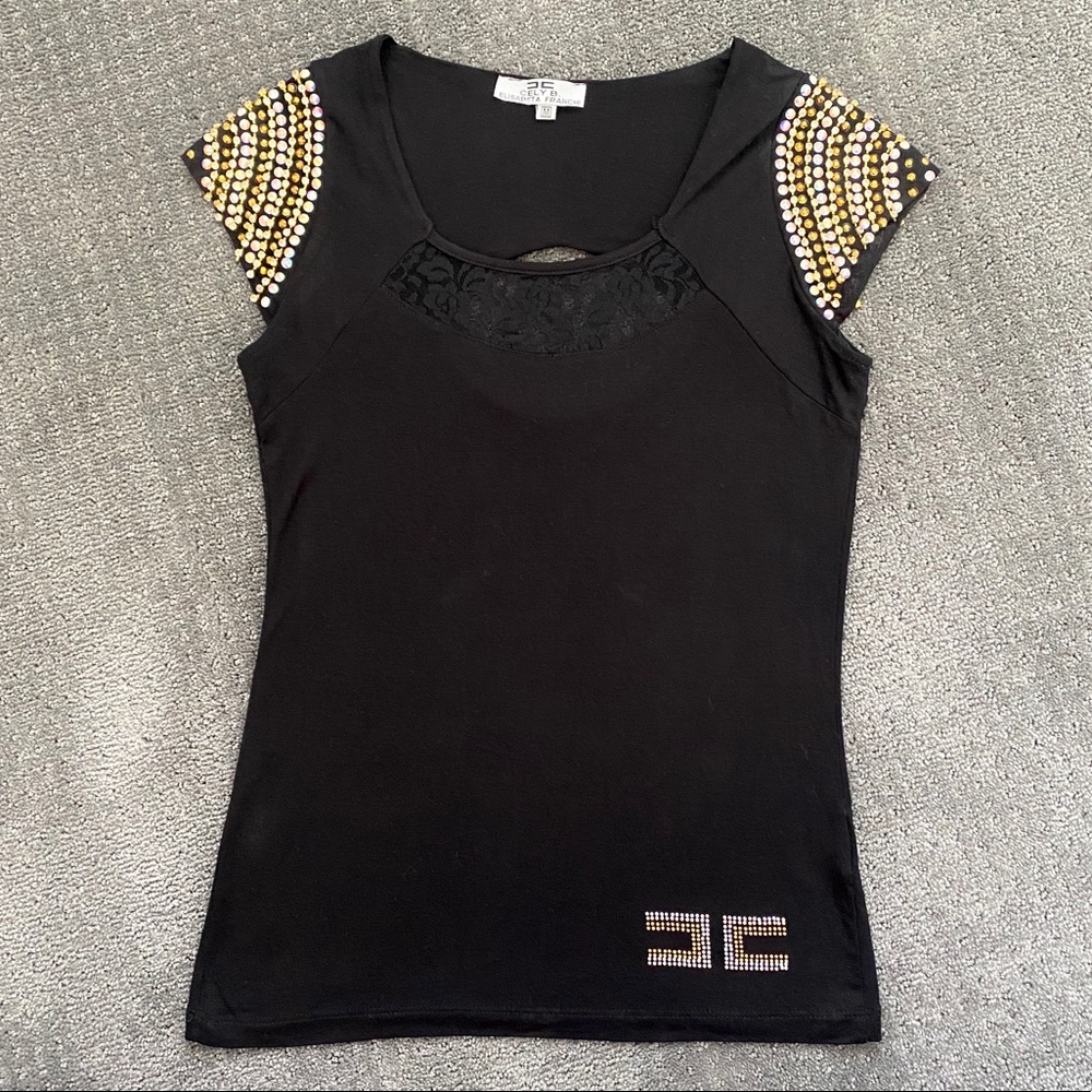 Black top with shoulder detail